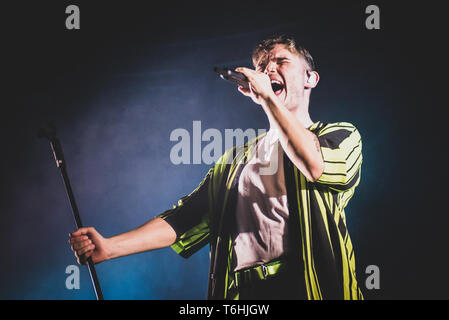 Der britische Sänger/songwriter Moss Kena live auf der Bühne des "fabrique" Club in Mailand, Öffnung für die Rita von Ora " Phoenix World Tour" 2019 Stockfoto