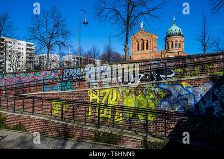 Einen Blick auf St. Michael's Kirche in Berlin, Deutschland. Stockfoto