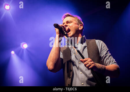 Norwegen, Oslo - 29. April 2019. Die englische Band Mike und der Mechanik führt ein Live Konzert am Rockefeller in Oslo. Hier sänger Tim Howar wird gesehen, live auf der Bühne. (Foto: Gonzales Foto - Terje Dokken). Stockfoto