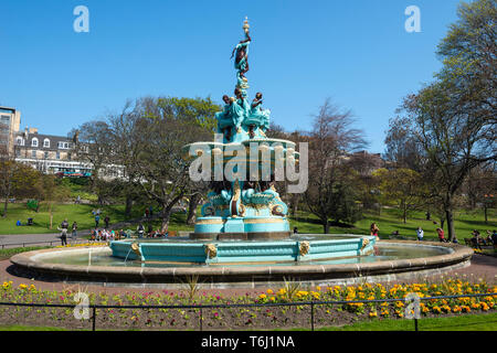 Renovierte Ross Brunnen in West Princes Street Gardens in Edinburgh, Schottland, Großbritannien Stockfoto