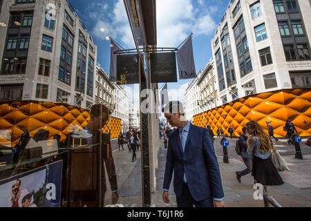 New Bond Street, Luxus Shopping Street in Central London, England, Vereinigtes Königreich Stockfoto