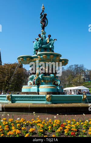 Renovierte Ross Brunnen in West Princes Street Gardens in Edinburgh, Schottland, Großbritannien Stockfoto