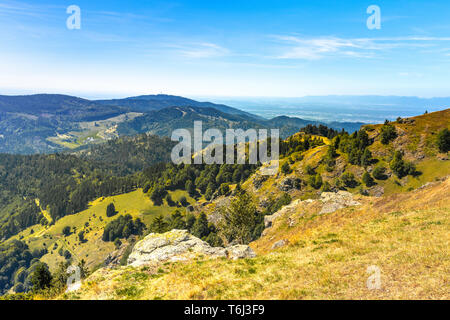 Die bergkämme von den Bergen Belchen, Hochschwarzwald, Deutschland gesehen, Aussicht in das obere Rheintal Stockfoto