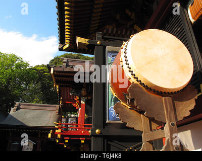 Japanische Hochzeitsfeier in der Nähe des Hasedera-Tempels in Kamakura, Japan. Stockfoto