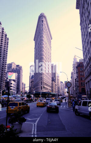 Manhattan, New York City, USA - 7. Juli 2014: Schöne Aussicht auf die berühmten Flatiron Building in Manhattan, New York City, USA Stockfoto