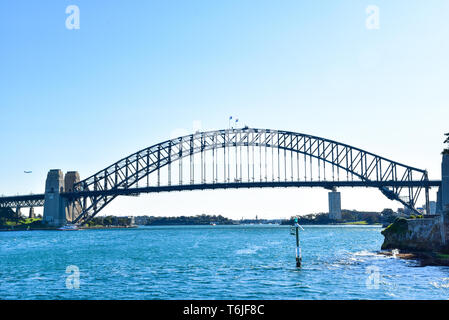 Blick auf die Sydney Harbour Bridge, ein Wahrzeichen in der Innenstadt von Sydney Stockfoto