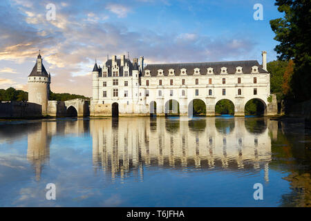 Das Chateau de Chenonceau von der französischen Renaissance Architekt Philibert de l'Orme 1555 entworfen von überspannen den Fluss Char. Loire Tal. Chenonceaux, In Stockfoto