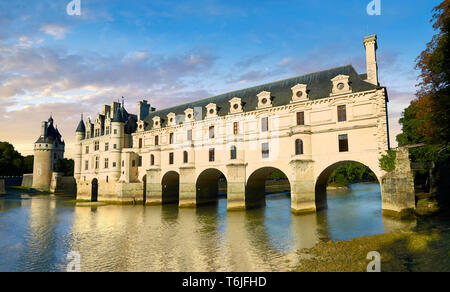 Das Chateau de Chenonceau von der französischen Renaissance Architekt Philibert de l'Orme 1555 entworfen von überspannen den Fluss Char. Loire Tal. Chenonceaux, In Stockfoto