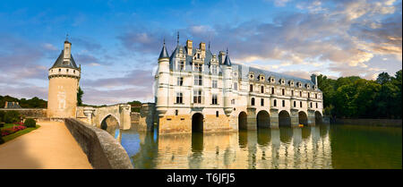 Das Chateau de Chenonceau von der französischen Renaissance Architekt Philibert de l'Orme 1555 entworfen von überspannen den Fluss Char. Loire Tal. Chenonceaux, In Stockfoto