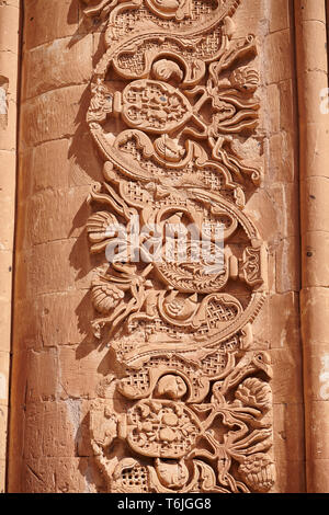 Hof und Eingang zum Mausoleum des 18. Jahrhunderts der osmanischen Architektur des Ishak Pasha Palace Türkei Stockfoto