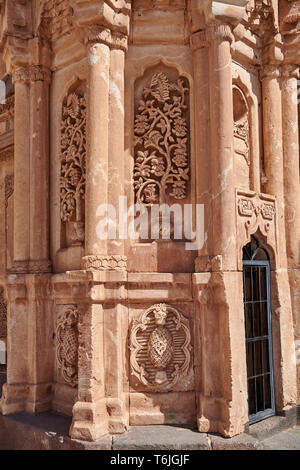 Hof und Eingang zum Mausoleum des 18. Jahrhunderts der osmanischen Architektur des Ishak Pasha Palace Türkei Stockfoto