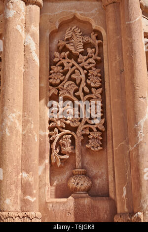 In der Nähe von Bas Relief auf den Eingang des Hareem des 18. Jahrhunderts der osmanischen Architektur des Ishak Pasha Palace (Türkisch: İshak Pasa Sarayı), Stockfoto