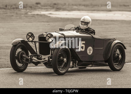1928 Fraser Nash Super Sport mit Fahrer Philip Meister während der John Duff Trophy Rennen in der 77. Goodwood GRRC Mitgliederversammlung, Sussex, UK. Stockfoto