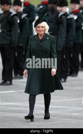 Die Herzogin von Cornwall an der Medaillen Parade des vierten Bataillons der Gewehre an der Neuen Normandie Kaserne in Aldershot. Stockfoto