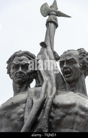 Detail der Sette Giugno Denkmal zur Erinnerung an den Aufstand gegen die Profitgier Kaufleute und die Britische Kolonialmacht Regierung am 7. Juni 1919. Stockfoto
