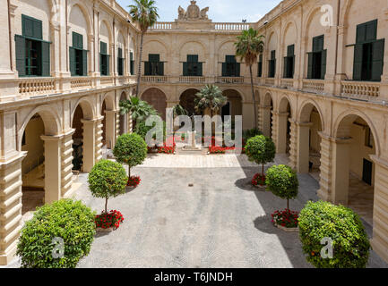 Neptuns Hinterhaus in Valletta Grandmaster's Palace Stockfoto