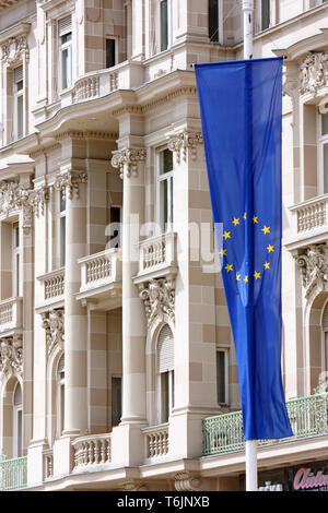 ZAGREB, KROATIEN - 12. JUNI 2013: Flagge der Europäischen Union Stockfoto