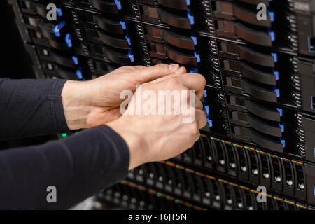 Es professionelle Installation der Server im SAN Stockfoto