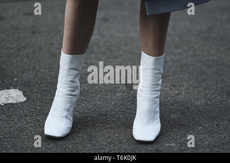 Mailand, Italien - 21. Februar 2019: Street Style - Fancy Schuhe im Einzelnen nach einer Modenschau in Mailand auf der Modewoche - MFWFW 19. Stockfoto