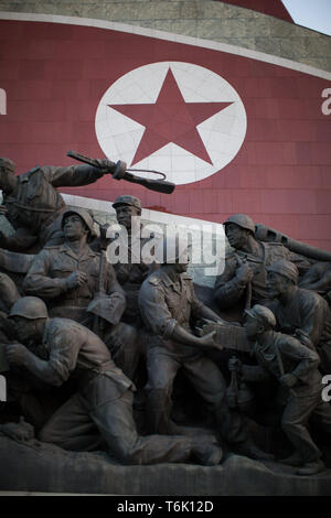 Detail eines Denkmal auf mansudae Hügel in Pyongyang, Nordkorea, Feiern militärischen Sieg über die Japaner und Amerikaner. Stockfoto