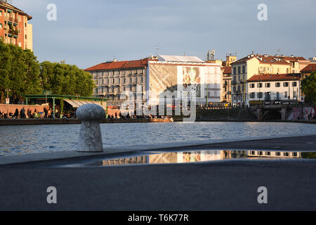 Die Sonne in der Mailand Hafenbecken (Darsena di Milano) Bereich Stockfoto