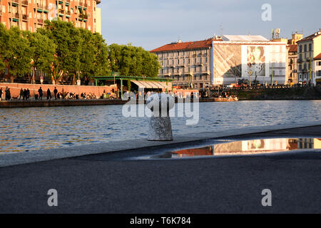 Die Sonne in der Mailand Hafenbecken (Darsena di Milano) Bereich Stockfoto