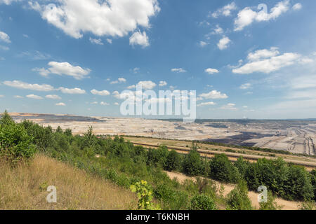 Blick auf den Tagebau Hambach mit Braunkohle zu graben. Stockfoto