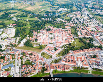 Hexagon von Karlovac Stadtzentrum, Innen 6-Stern - Renaissance Festung gegen die Osmanen, Kroatien gebaut geprägt. Regelmäßige orthogonalen Planung. Stockfoto