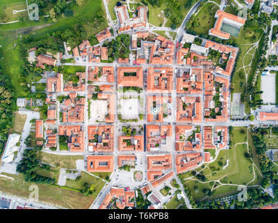 Hexagon von Karlovac Stadtzentrum, Innen 6-Stern - Renaissance Festung gegen die Osmanen, Kroatien gebaut geprägt. Regelmäßige orthogonalen Planung. Stockfoto