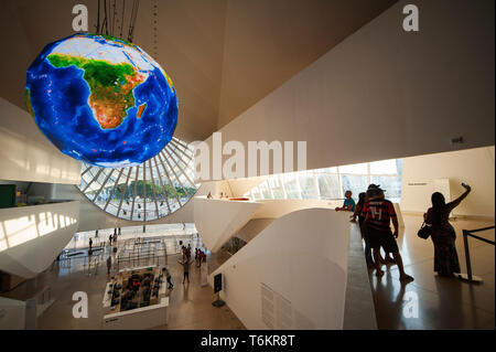 Innenraum des Museum von Morgen mit seiner eindrucksvollen Architektur, die neueste grosse Museum in Rio de Janeiro, Rio de Janeiro, Brasilien Stockfoto