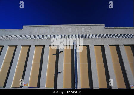 Die ehemalige Littlewoods Pools Gebäude auf Edge Lane Liverpool. Die Art déco-Gebäude wurde 1938 errichtet und wird von Twickenham Film Studios verwendet werden. Stockfoto