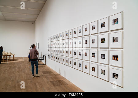 LONDON, Großbritannien - 1 April, 2019: Tate Modern in London. Galerie, Ausstellung. Stockfoto