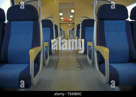 Einblick in moderne leerer Zug Wagen Stockfoto