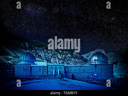Campo Imperatore Sternwarte auf der Hochebene des Campo Imperator, innerhalb des Gran Sasso e Monti della Laga National Park, in der Nähe von L'Aquila, Abruzzen, Italien Stockfoto