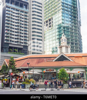 Clock Tower auf Lau Pat Sat Hawker Food Märkte in der Innenstadt von Singapur. Stockfoto