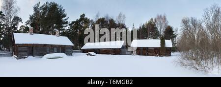 Natturi Dorf im Winter Stockfoto