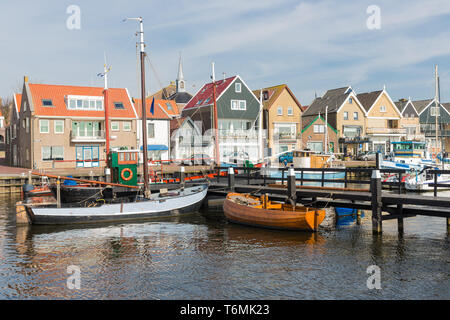 Niederländischen Hafen von Urk mit traditionellen hölzernen Fischerboote Stockfoto