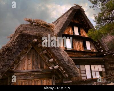 Häuser in Shirakawago, von der UNESCO zum historischen traditionellen japanischen Dorf, Japan Stockfoto