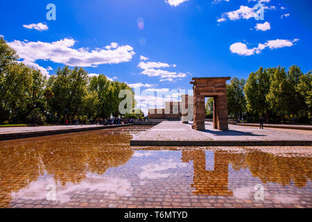 Tempel von Debod. Ägyptischen Tempel von egipt nach Spanien im Jahr 1968 gespendet. Madrid, Spanien. Bild aufgenommen - 26. April 2019. Stockfoto