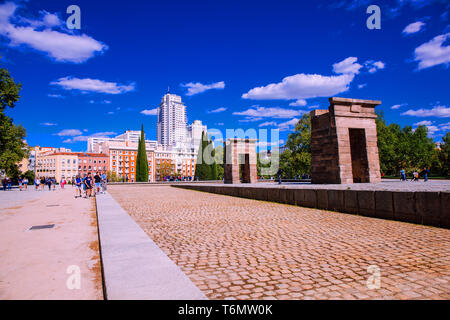 Tempel von Debod. Ägyptischen Tempel von egipt nach Spanien im Jahr 1968 gespendet. Madrid, Spanien. Bild aufgenommen - 26. April 2019. Stockfoto