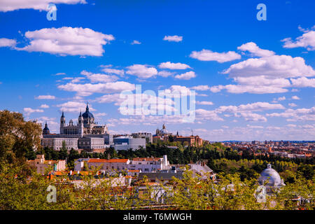 Stadtbild. Luftaufnahme von Madrid, Spanien. Bild aufgenommen - 26. April 2019. Stockfoto
