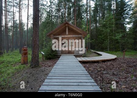 Ein RMK Informationen Punkt in der meteoritenkrater in Ilumets Stockfoto