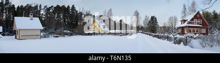 Natturi Dorf im Winter Stockfoto