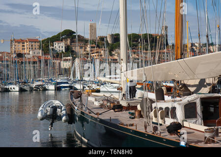 Luxus-Yachten im Hafen von Cannes, Frankreich Stockfoto