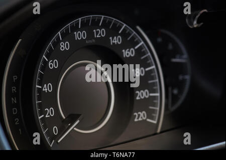 Elegante auto Geschwindigkeitsmesser auto Off-Seite anzeigen Stockfoto