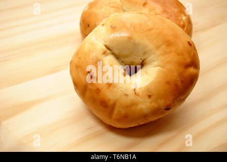 Nahaufnahme eines ganzen Zwiebel Bagel Stockfoto