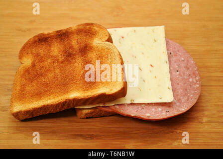 Toasten Salami & Pfeffer Jack Käse Sandwich Stockfoto