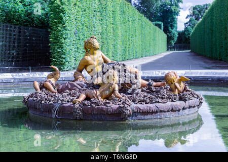 Garten mit Zierteich Palace Versailles bei Paris, Frankreich Stockfoto