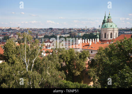 Aerial Stadtbild von Praha, gesehen vom Berg Hradschin Stockfoto