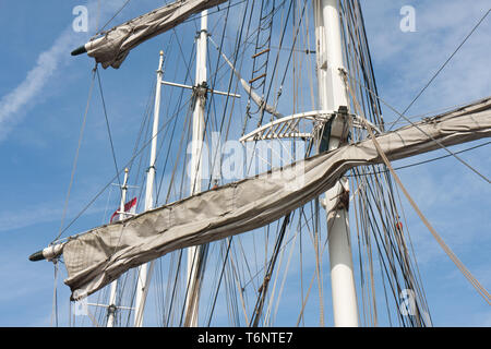 Von einem großen Segelschiff Rigging Stockfoto